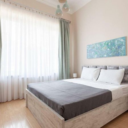Wehost Apartment On A Colorful Street Tbilisi Exterior foto